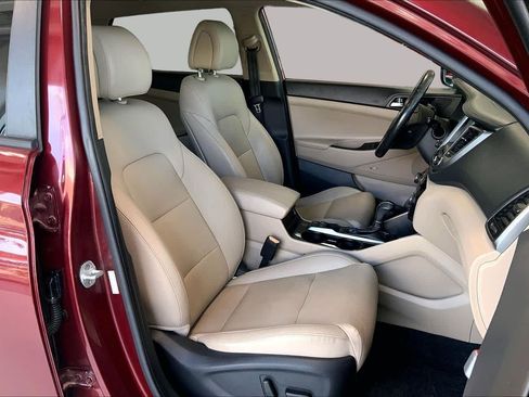 Used 2017 Hyundai Tucson SE Plus AWD/4WD image 9