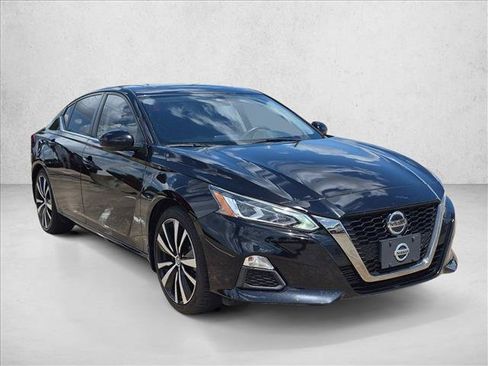 Used 2022 Nissan Altima 2.0 SR FWD image 3