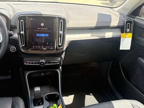 New 2026 Volvo XC40 B4 Core w/ Protection Package Premier image 11