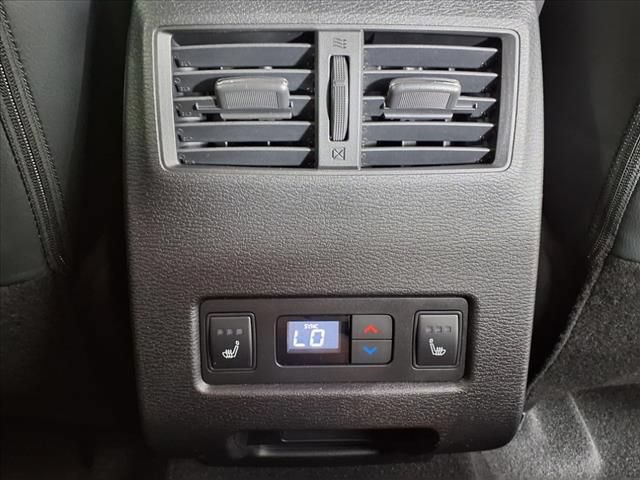Used 2025 Mitsubishi Outlander SEL FWD image 12