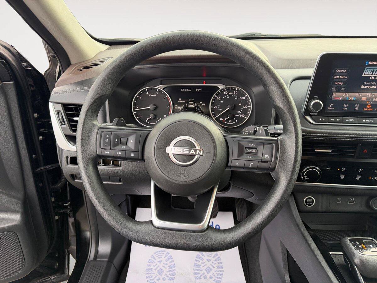 Used 2023 Nissan Rogue S AWD/4WD image 12