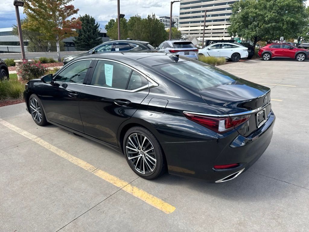Used 2025 Lexus ES 350 w/ Premium Package FWD image 4