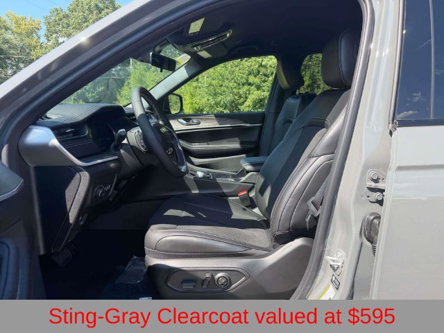 New 2027 Jeep Grand Cherokee Altitude AWD/4WD image 6