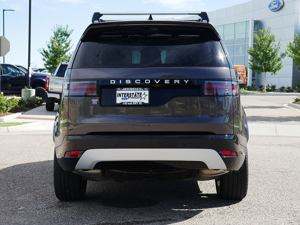 Used 2025 Land Rover Discovery Metropolitan Edition AWD/4WD image 4