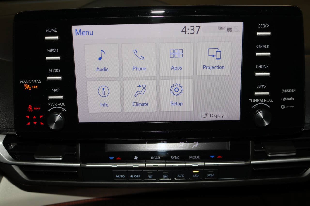 Used 2023 Toyota Sienna LE AWD/4WD image 48