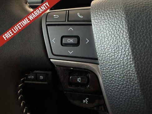 Used 2025 Toyota Camry SE FWD image 33