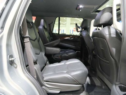 Used 2019 Cadillac Escalade Premium Luxury w/ LPO, Radiant Package AWD/4WD image 26