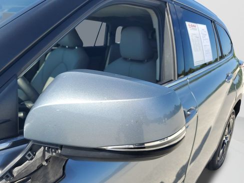 Certified 2020 Toyota Highlander XLE FWD image 27