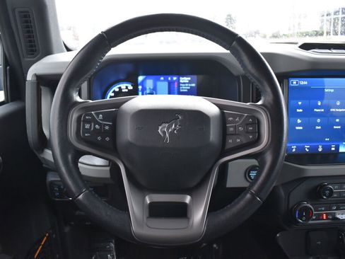 Used 2022 Ford Bronco Badlands image 9