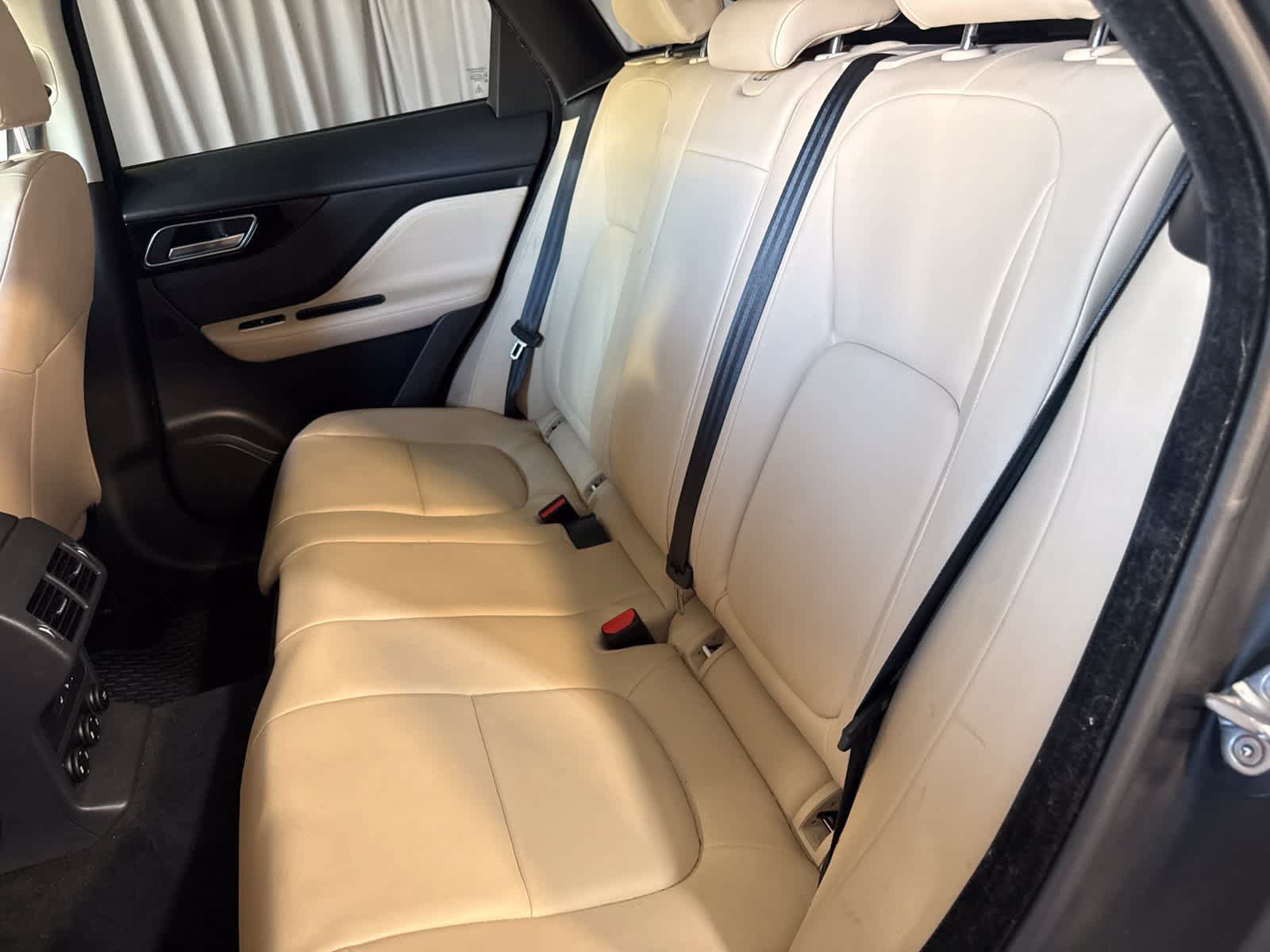 Used 2018 Jaguar F-PACE Premium AWD/4WD image 16