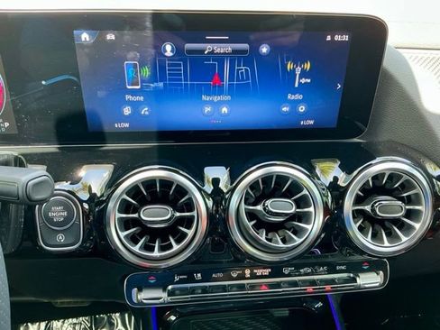 Used 2025 Mercedes-Benz GLA 35 AMG 4MATIC image 29