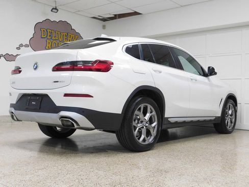 Used 2023 BMW X4 xDrive30i image 4