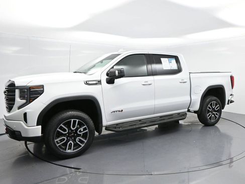 Used 2025 GMC Sierra 1500 AT4 w/ AT4 Premium Package AWD/4WD image 2
