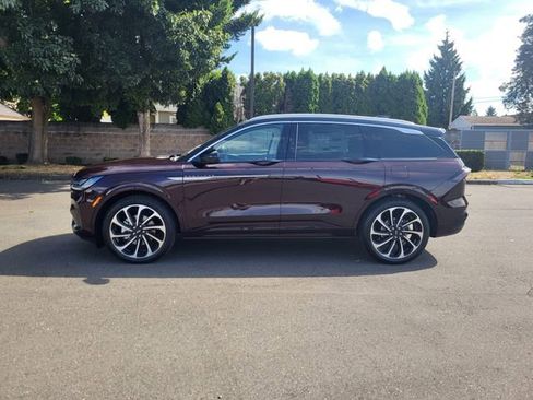 New 2025 Lincoln Nautilus Black Label image 2