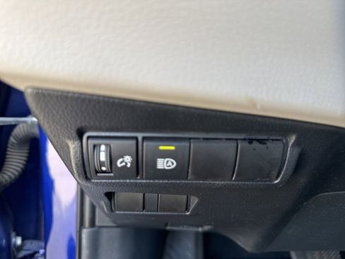 Used 2022 Toyota Corolla Cross LE FWD image 15