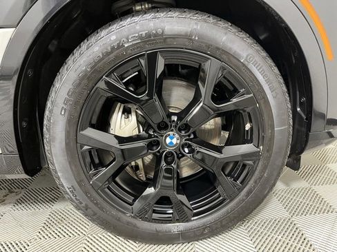 Used 2024 BMW X7 xDrive40i w/ Premium Package image 24