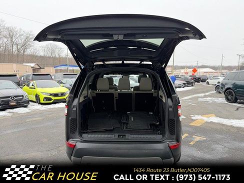 Used 2018 Land Rover Discovery SE image 22