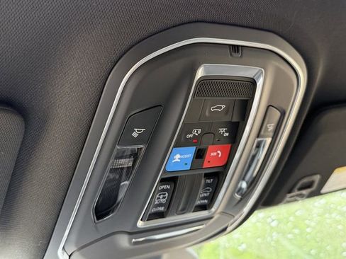 New 2025 Jeep Grand Cherokee L Altitude RWD image 27