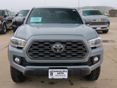 Used 2020 Toyota Tacoma TRD Off-Road w/ Technology Package AWD/4WD image 7