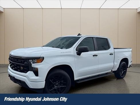 Used 2022 Chevrolet Silverado 1500 Custom AWD/4WD image 1