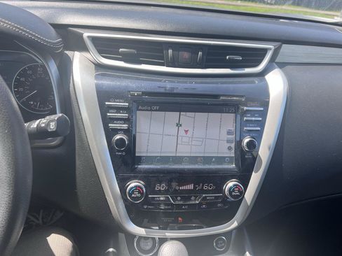 Used 2017 Nissan Murano S w/ Navigation Package FWD image 10