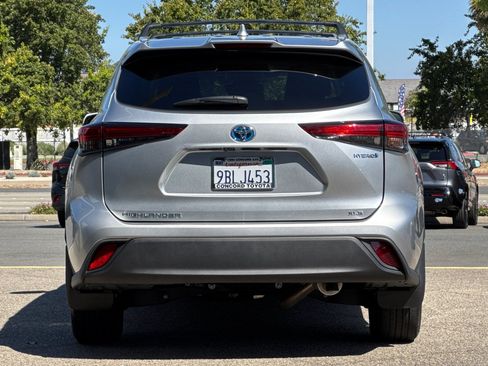 Used 2022 Toyota Highlander XLE AWD/4WD image 10