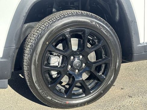 New 2026 Jeep Compass Latitude AWD/4WD image 17