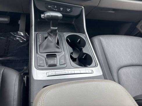 Used 2026 Kia Carnival FWD image 44