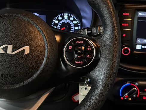 Used 2022 Kia Soul LX FWD image 12