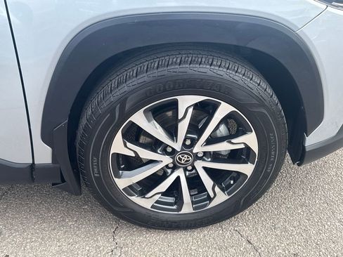 Used 2024 Toyota Corolla Cross XLE w/ Convenience Package image 41