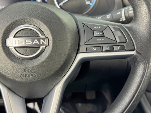 Used 2025 Nissan Leaf S image 20