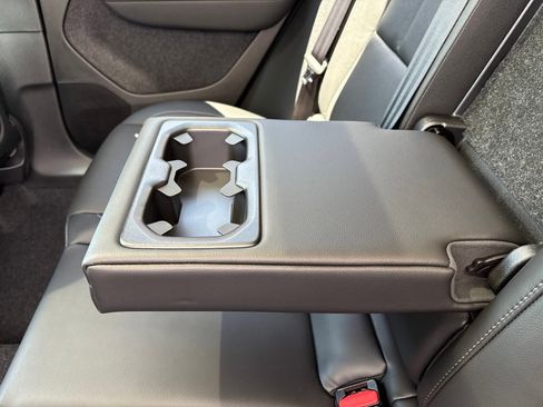 New 2026 Volvo XC40 B5 Plus w/ Protection Package Premier image 32