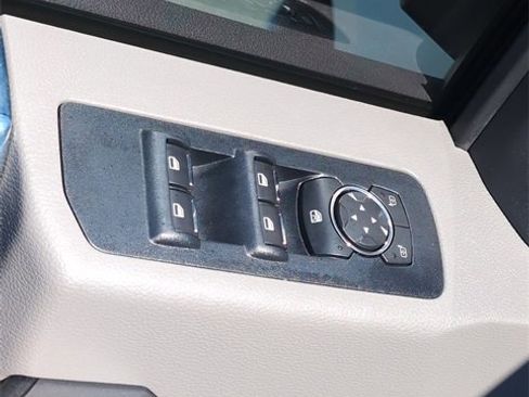 Used 2018 Ford F150 XLT image 16