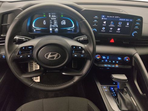 Used 2025 Hyundai Elantra Sport image 22