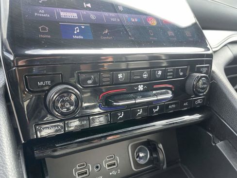 Certified 2024 Jeep Grand Cherokee L Limited w/ Luxury Tech Group II image 41