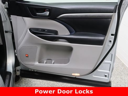 Used 2018 Toyota Highlander Limited image 41