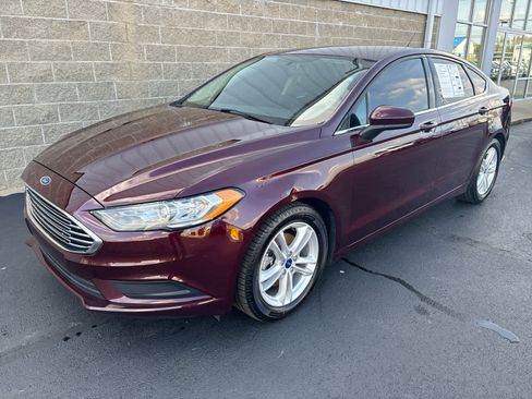 Used 2018 Ford Fusion SE w/ Fusion SE Technology Package image 38