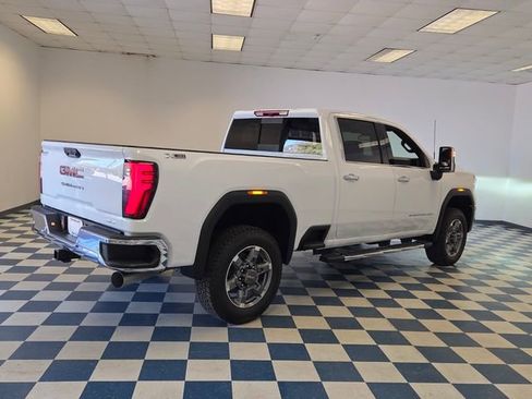 New 2026 GMC Sierra 3500 SLT w/ SLT Premium Package image 9