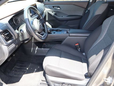 Used 2022 Nissan Rogue SV FWD image 15