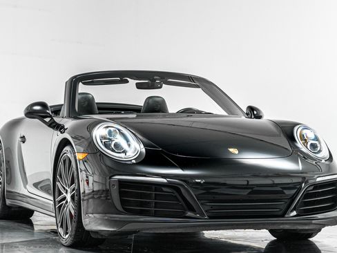 Used 2017 Porsche 911 Carrera 4S AWD/4WD image 3