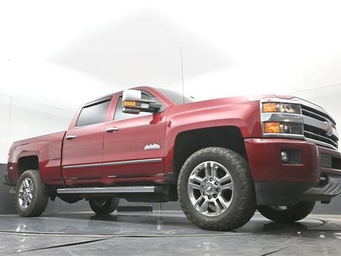 Used 2018 Chevrolet Silverado 2500 High Country w/ Duramax Plus Package image 41