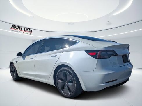 Used 2020 Tesla Model 3 Standard Range Plus image 5