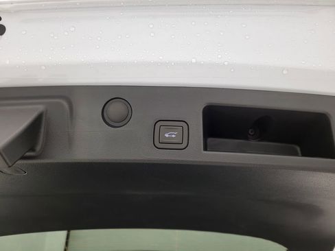 New 2026 Chevrolet Equinox RS w/ Convenience Package III FWD image 2