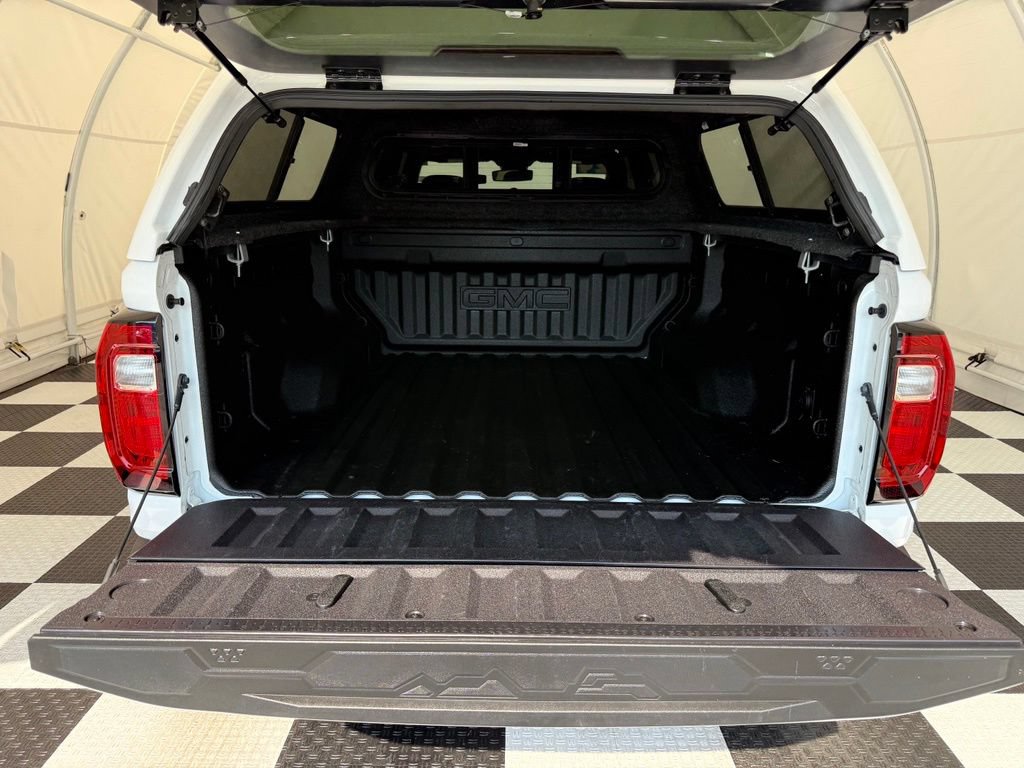 Used 2024 GMC Canyon AT4 w/ Technology Package AWD/4WD image 4
