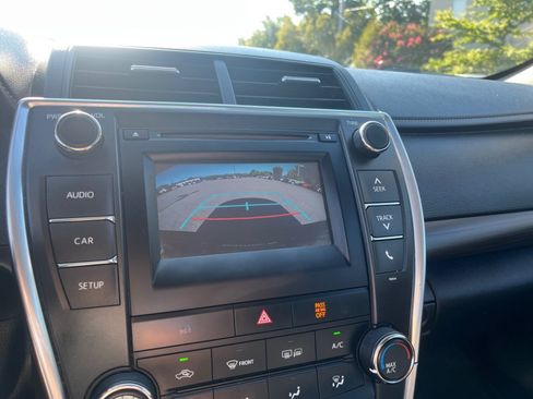 Used 2017 Toyota Camry LE FWD image 19