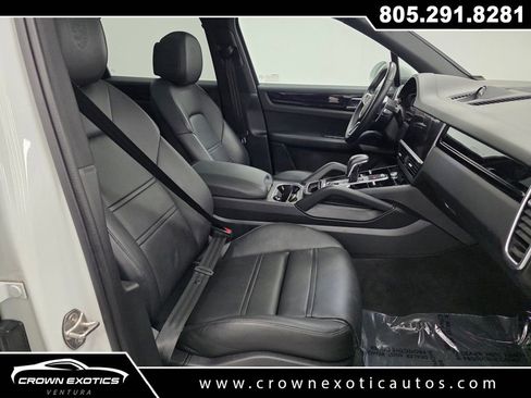 Used 2022 Porsche Cayenne image 10