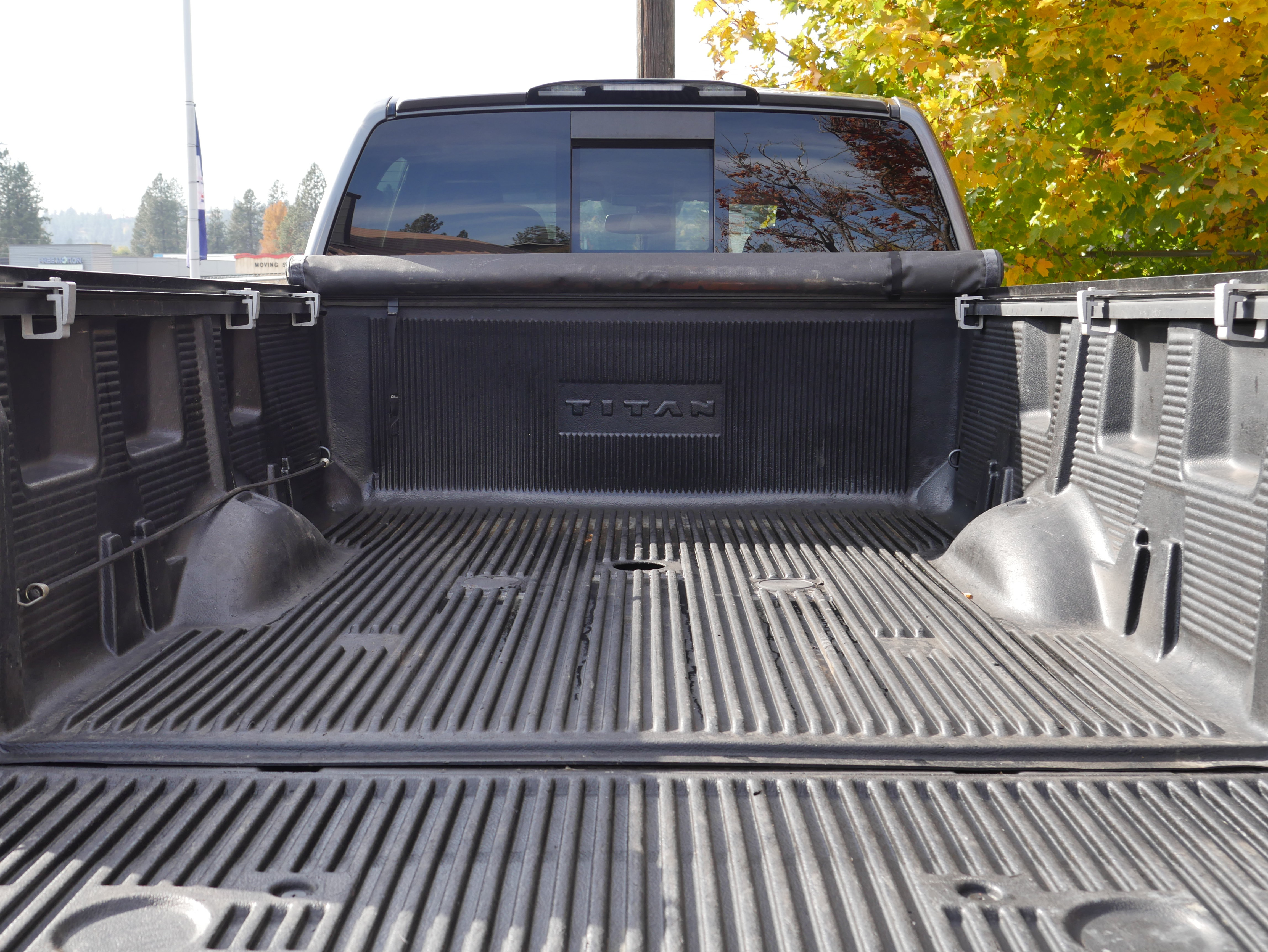Used 2018 Nissan Titan SV w/ SV Convenience Package AWD/4WD image 22