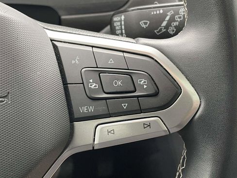 Used 2022 Volkswagen Tiguan SE w/ Panoramic Sunroof Package FWD image 20