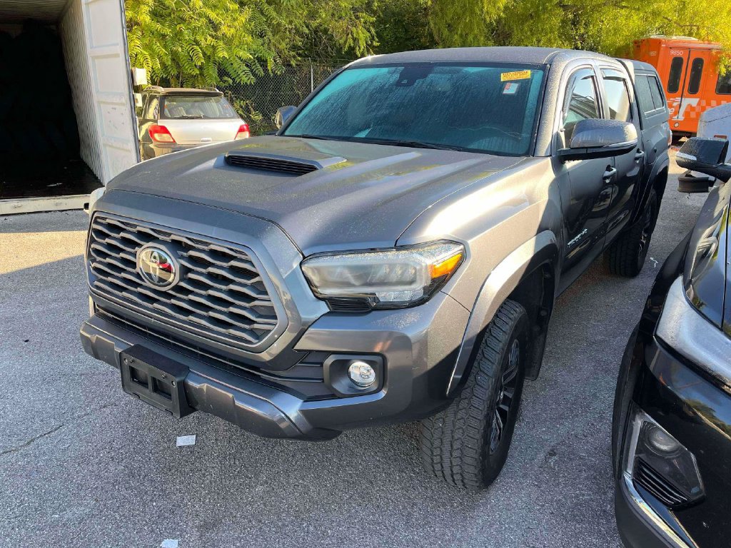 Used 2021 Toyota Tacoma TRD Sport w/ Technology Package AWD/4WD image 4