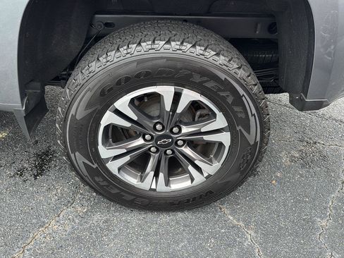 Used 2022 Chevrolet Colorado Z71 image 38
